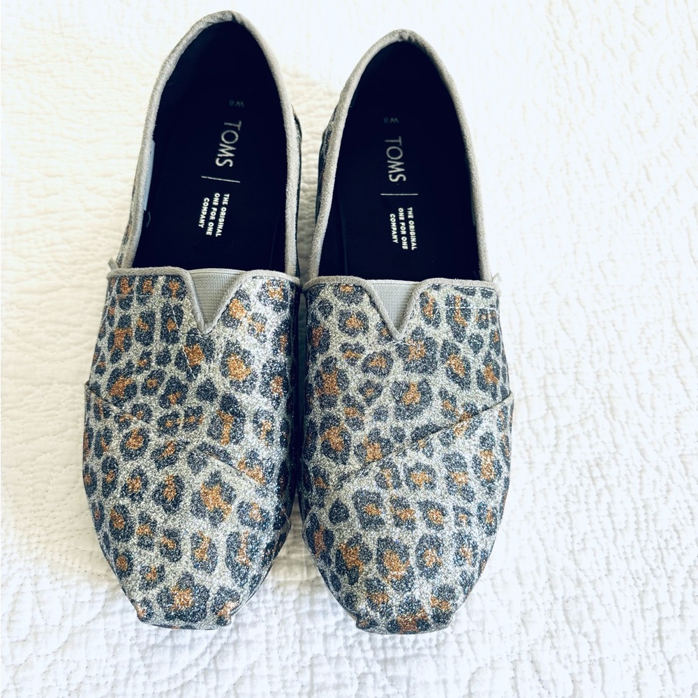 ❗️Toms Leopard Print Silver Sparkle Flats MSRP $89